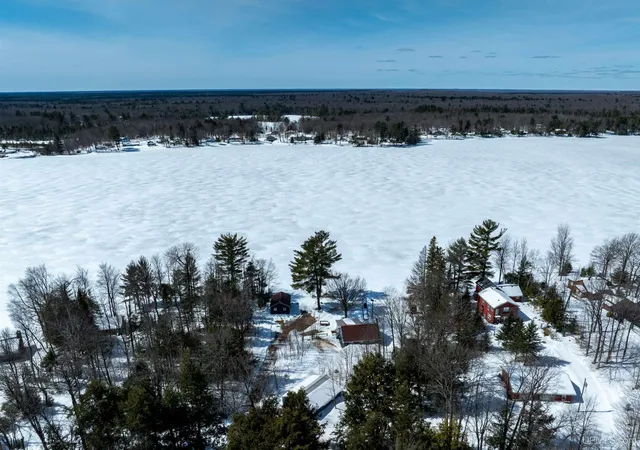 Homes for sale in Munising, MI | 3865 Peninsula Point Rd, Munising, MI 49862 | MLS# 50171194