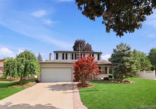 2nd image of 13622 Biscayne Dr, Sterling Heights, MI 48313 2800 | MLS# 61023715