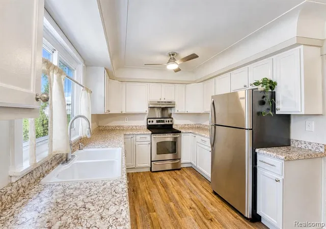 2nd image of 1117 Lexington Pkwy, Ypsilanti, MI 48198 | MLS# 61018424