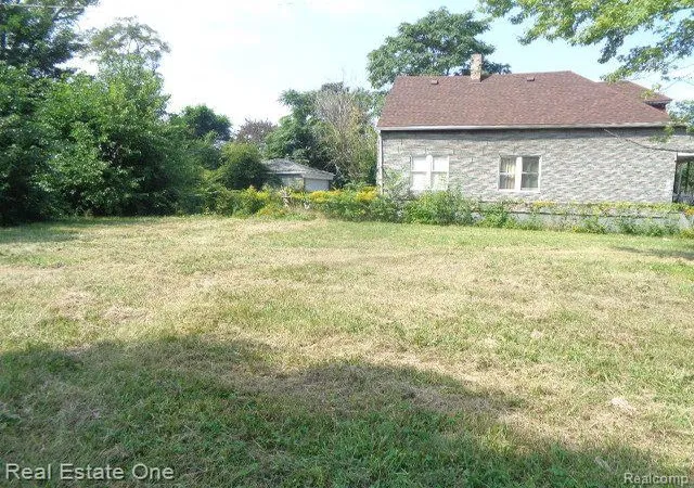 Homes for sale in Hamtramck, MI | 5092 Charles St, Hamtramck, MI 48212 | MLS# 60334747