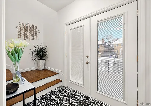 4th image of 2080 Gladstone St, Detroit, MI 48206 2279 | MLS# 60987001
