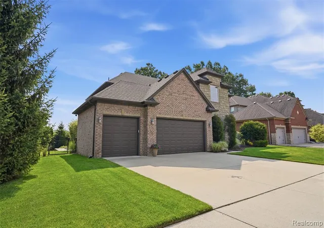 2nd image of 55362 Estates Ln, Macomb, MI 48042 | MLS# 61021674