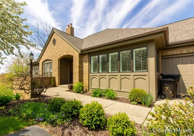 Photo 2 of Condo for sale at 632 Cascade Hills Rdg, Grand Rapids, MI 49546 | MLS# 70467144 | Listing updated on 2025-12-09