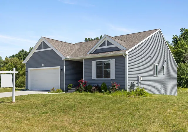 Photo 2 of Single family home for sale at 7386 Bramling Dr, Caledonia, MI 49316 | MLS# 70552356 | Listing updated on 2026-09-11