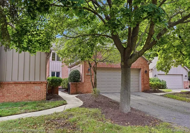 Photo 3 of Condo for sale at 28625 Auburn Ct, Farmington Hills, MI 48331 1163 | MLS# 61024264 | Listing updated on 2026-08-29