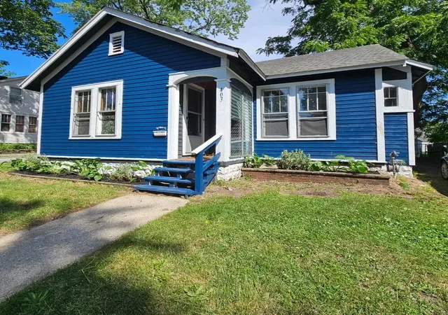 1st image of 403 Pennsylvania Ave, Dowagiac, MI 49047 | MLS# 70542313