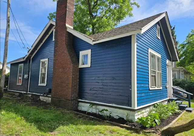 2nd image of 403 Pennsylvania Ave, Dowagiac, MI 49047 | MLS# 70542313