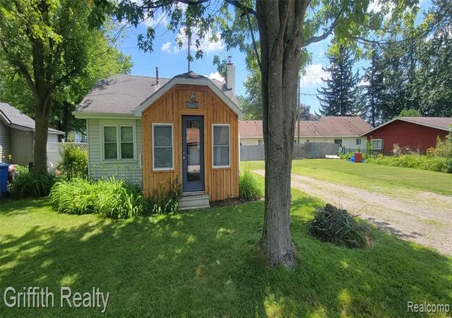 Homes for sale in Howell, MI | 1382 Elmhurst Dr, Howell, MI 48843 | MLS# 61009847