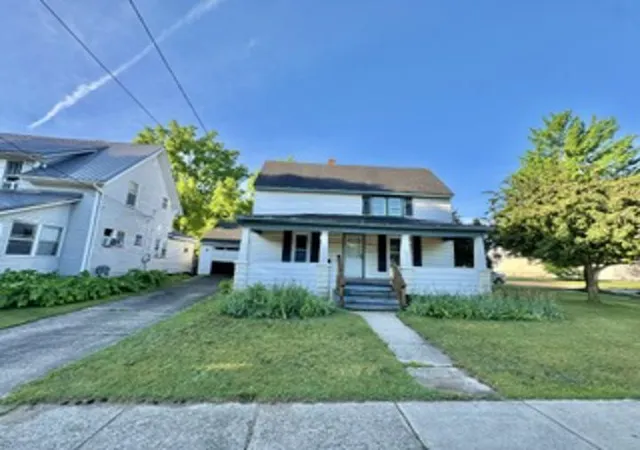 Homes for sale in Alma, MI | 221 W Center St, Alma, MI 48801 | MLS# 80069832