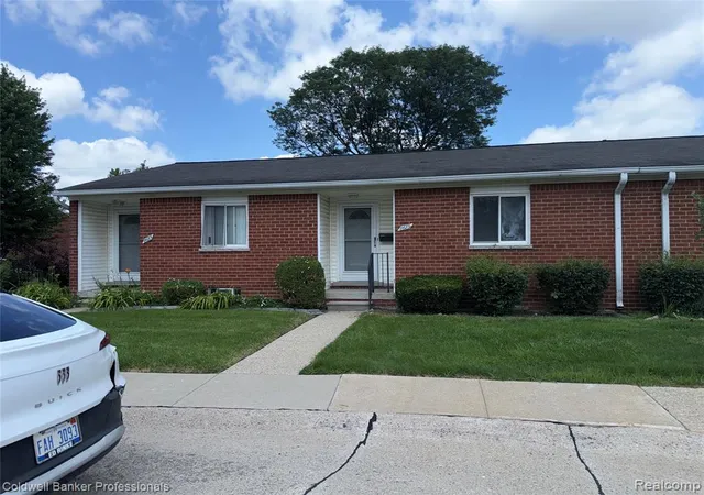 Homes for sale in Center Line, MI | 8689 Sterling Street, Center Line, MI 48015 | MLS# 61009313