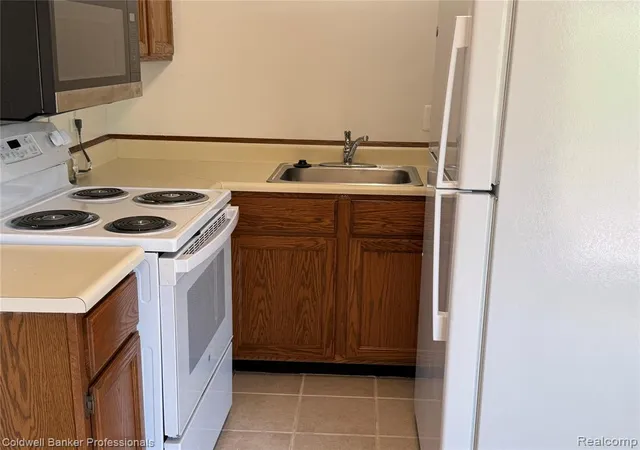 Homes for sale in Center Line, MI | 8689 Sterling Street, Center Line, MI 48015 | MLS# 61009313