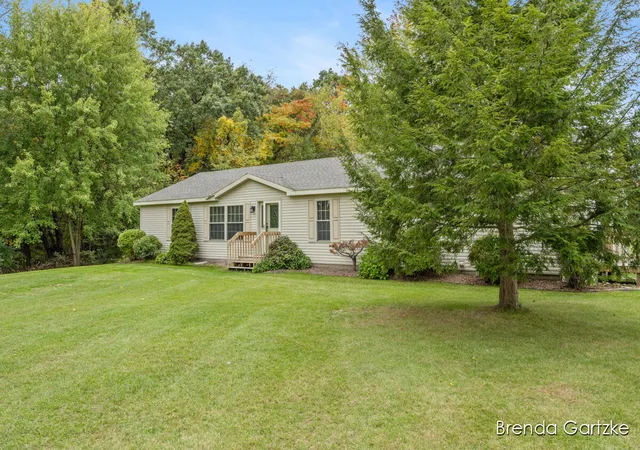 Photo 3 of Sale Pending at 11025 Heintzelman Ave, Rockford, MI 49341 | MLS# 70499315 | Listing updated on 2025-11-17