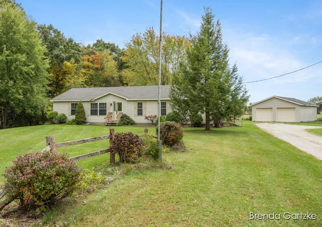 Photo 3 of Sale Pending at 11025 Heintzelman Ave, Rockford, MI 49341 | MLS# 70499315 | Listing updated on 2025-11-17
