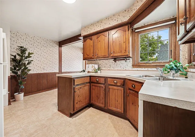 Photo 3 of Sale Pending at 1139 Kelsey St, Grand Rapids, MI 49505 | MLS# 70541536 | Listing updated on 2026-07-15