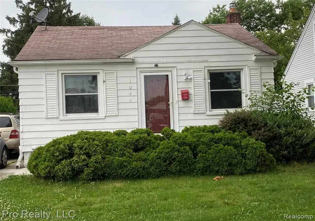 Homes for sale in Lincoln Park, MI | 1044 Cloverlawn Ave, Lincoln Park, MI 48146 | MLS# 60915673