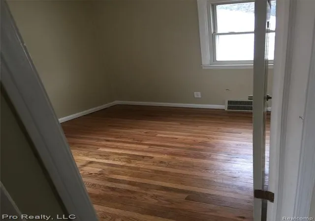 Photo 3 of Sale Pending at 1044 Cloverlawn Ave, Lincoln Park, MI 48146 | MLS# 60915673 | Listing updated on 2026-07-07