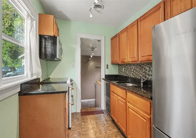 Photo 3 of Single family home for sale at 723 Daniel St, Ann Arbor, MI 48103 | MLS# 70549832 | Listing updated on 2026-09-11