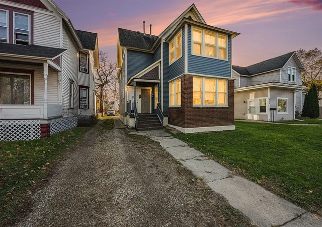 Homes for sale in Kalamazoo, MI | 611 W North St, Kalamazoo, MI 49007 | MLS# 70507010
