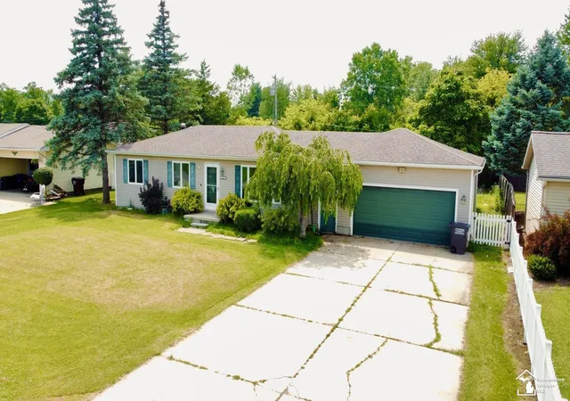 2nd image of 12033 Crossman St, Carleton, MI 48117 | MLS# 50213880