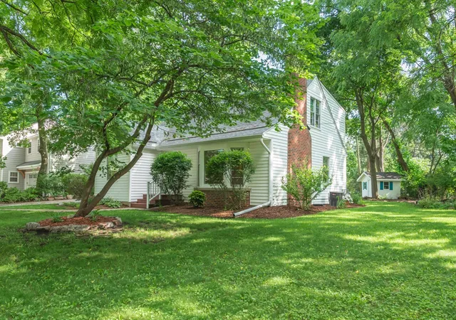 Homes for sale in Ann Arbor, MI | 719 Sunset Rd, Ann Arbor, MI 48103 | MLS# 70544537