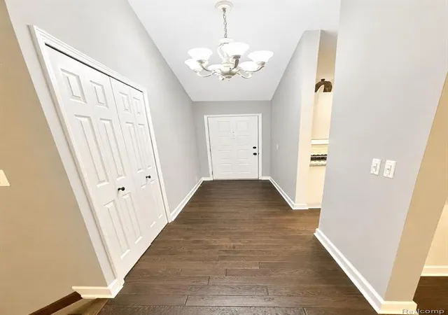 2nd image of 2033 Avonstoke Rd, Rochester Hills, MI 48307 | MLS# 61010479