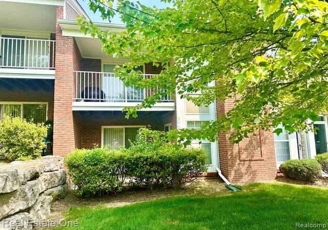 20th image of 4576 Berkshire Dr, Sterling Heights, MI 48314 | MLS# 61020490