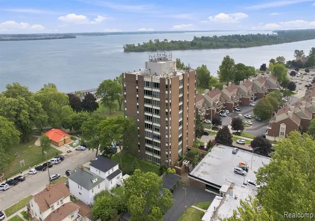 Photo 3 of Sale Pending at 20 Chestnut St #308, Wyandotte, MI 48192 5239 | MLS# 61025624 | Listing updated on 2026-09-02