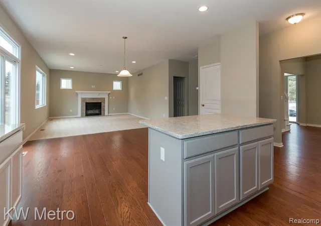 Photo 4 of Single family home for sale at 34641 John Bartley Cir, Sterling Heights, MI 48310 | MLS# 61007748 | Listing updated on 2026-09-15