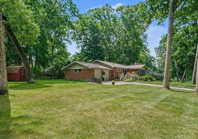 Photo 2 of Sale Pending at 1513 Ferndale Blvd, Niles, MI 49120 | MLS# 70549381 | Listing updated on 2026-08-31