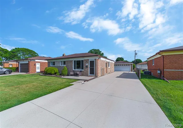 Homes for sale in Warren, MI | 14914 Jenny Dr, Warren, MI 48088 | MLS# 61002648