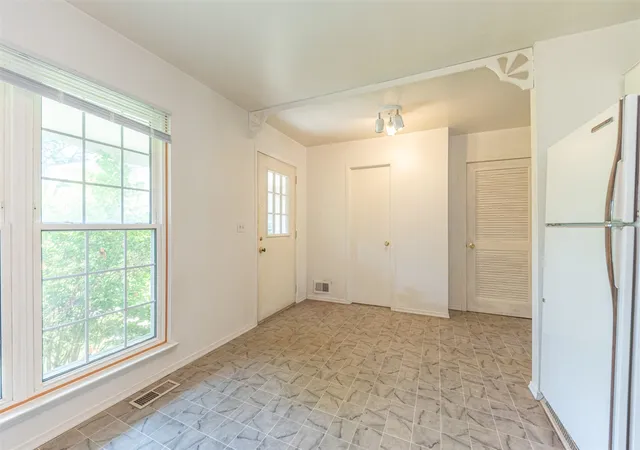 Photo 4 of Condo for sale at 3286 Alpine Dr, Ann Arbor, MI 48108 | MLS# 70545415 | Listing updated on 2026-08-28