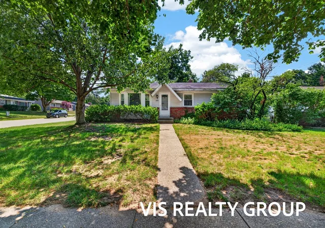 Photo 2 of Sale Pending at 2468 Knollview St, Wyoming, MI 49519 | MLS# 70550543 | Listing updated on 2026-09-14