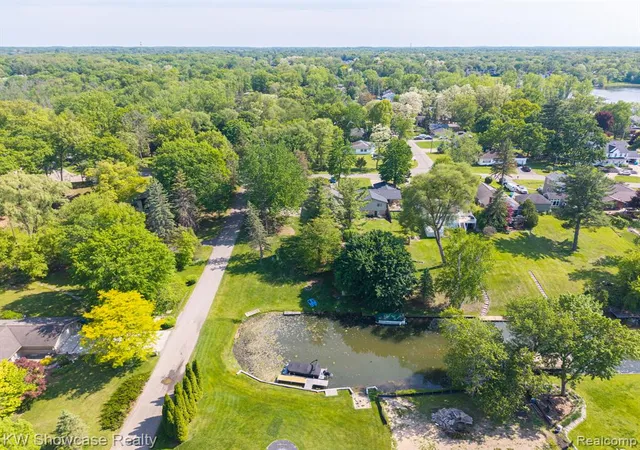 Homes for sale in Commerce Township, MI | 820 Clara St, Commerce Township, MI 48390 | MLS# 60997593