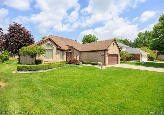 Photo 3 of Sale Pending at 15053 Hillcrest Ln, Shelby Twp, MI 48315 2851 | MLS# 61024908 | Listing updated on 2026-09-13