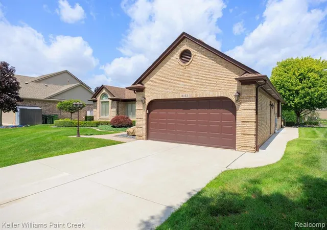 Photo 3 of Sale Pending at 15053 Hillcrest Ln, Shelby Twp, MI 48315 2851 | MLS# 61024908 | Listing updated on 2026-09-13