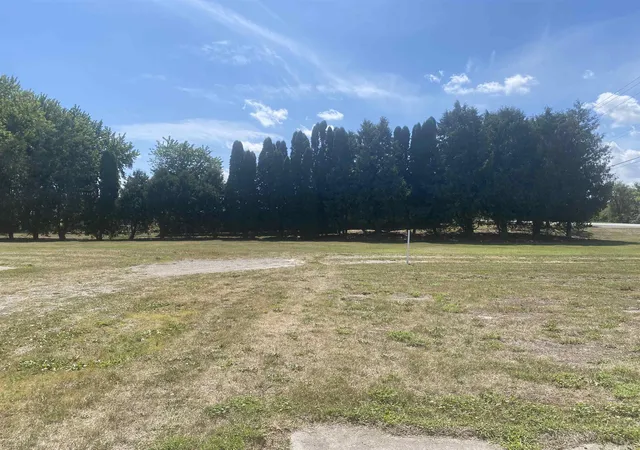 4th image of 491 W Center Rd, Essexville, MI 48732 | MLS# 50219087