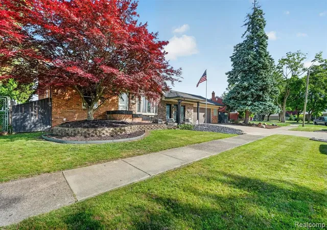 Homes for sale in Allen Park, MI | 16244 Philomene Blvd, Allen Park, MI 48101 | MLS# 61000879