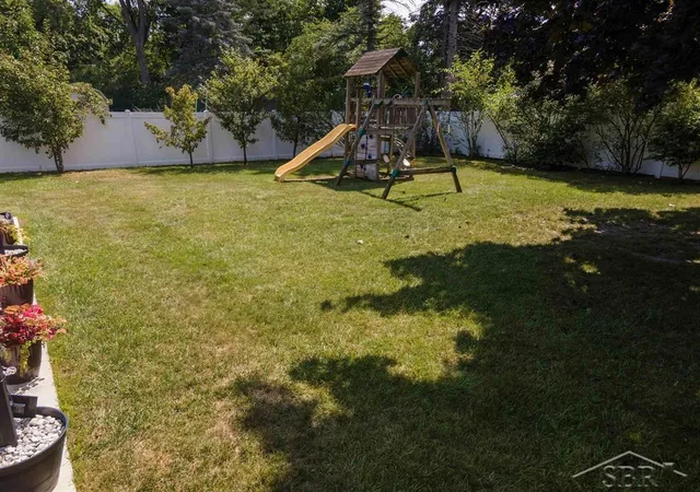 33rd image of 205 W St Andrews Rd, Midland, MI 48640 | MLS# 50219030
