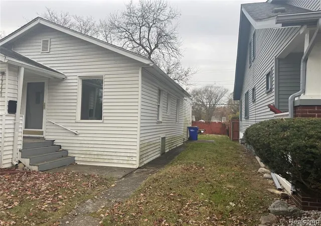 3rd image of 17229 Heyden St, Detroit, MI 48219 | MLS# 60958053