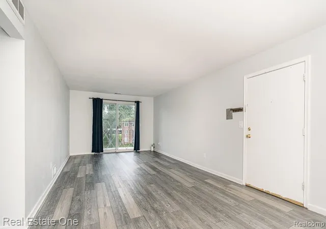 Listing Photo 4 - Condo for sale in building located at 54795 Shelby Rd, Utica, MI 48316 - Unit #87