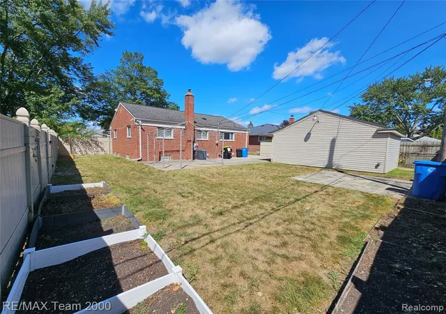 5th image of 24925 Van Buren Rd, Dearborn Heights, MI 48127 1321 | MLS# 61024371
