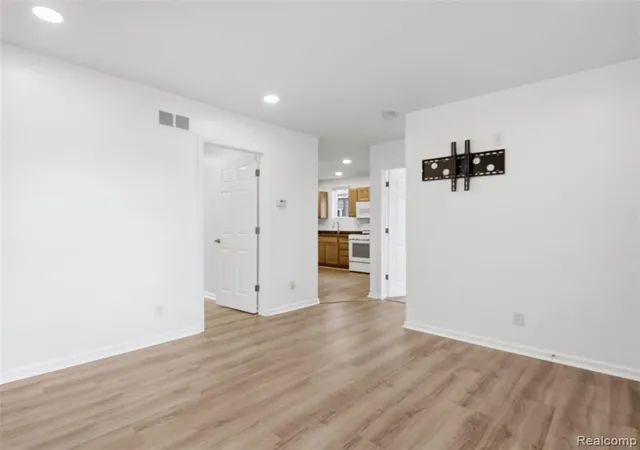 Photo 4 of Single family home for sale at 26545 Brush St, Madison Heights, MI 48071 3518 | MLS# 61025635 | Listing updated on 2026-09-02