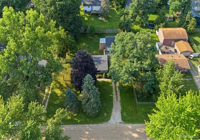 Photo 4 of Sale Pending at 9239 Villa Crest Dr, Clarkston, MI 48346 1864 | MLS# 61023795 | Listing updated on 2026-09-14