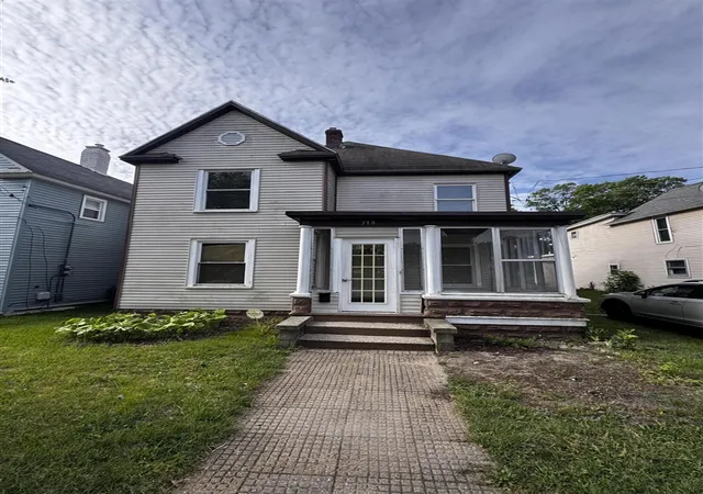 Homes for sale in Grand Rapids, MI | 718 Sherman Street Se #1, #2, Grand Rapids, MI 49503 | MLS# 70533949