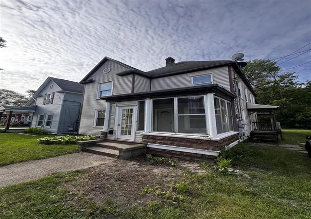 Homes for sale in Grand Rapids, MI | 718 Sherman Street Se #1, #2, Grand Rapids, MI 49503 | MLS# 70533949