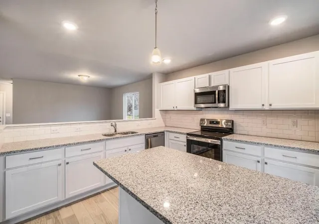 Photo 4 of Single family home for sale at 5570 Mammoth Dr, Caledonia, MI 49316 | MLS# 70511367 | Listing updated on 2026-01-21