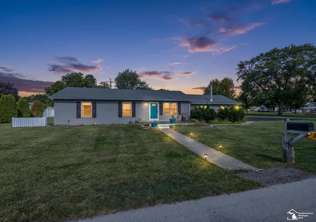 Photo 1 of Sale Pending at 3255 Park Dr, Monroe, MI 48162 | MLS# 50220065 | Listing updated on 2026-09-02