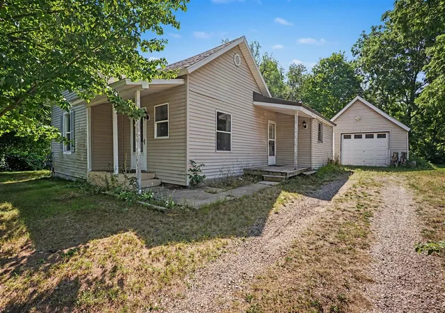 Photo 1 of Sale Pending at 34 E Washington St, Newaygo, MI 49337 | MLS# 70548109 | Listing updated on 2026-08-31