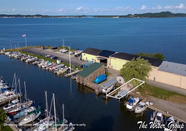 Photo 3 of House for sale at 332 Cihak St, Muskegon, MI 49445 | MLS# 70547480 | Listing updated on 2026-07-23