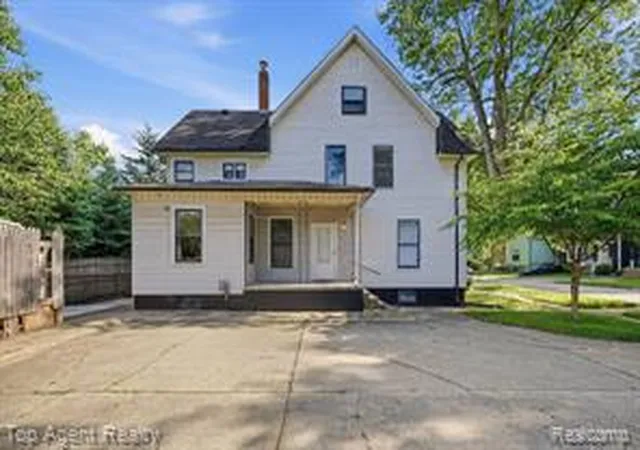 Homes for sale in Mount Clemens, MI | 74 Washington St, Mount Clemens, MI 48043 | MLS# 61009307